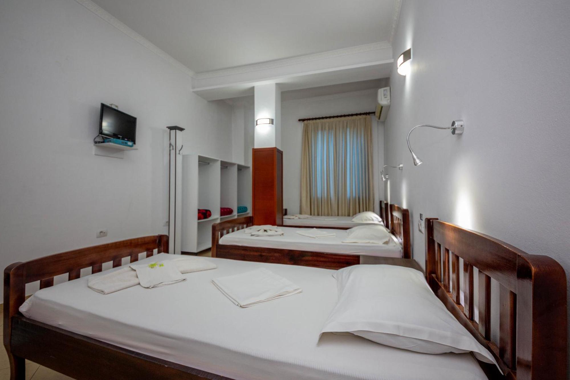 Hotel Shpella Μπεράτ Εξωτερικό φωτογραφία
