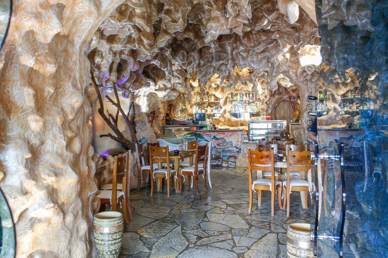 Hotel Shpella Μπεράτ Εξωτερικό φωτογραφία