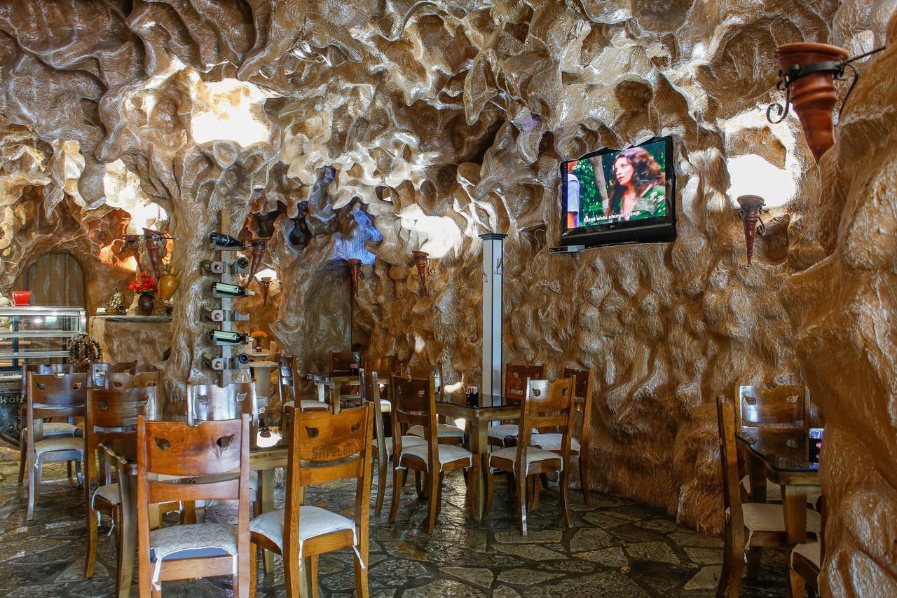 Hotel Shpella Μπεράτ Εξωτερικό φωτογραφία