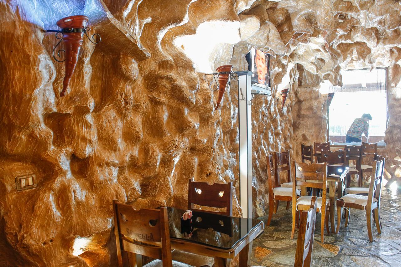 Hotel Shpella Μπεράτ Εξωτερικό φωτογραφία