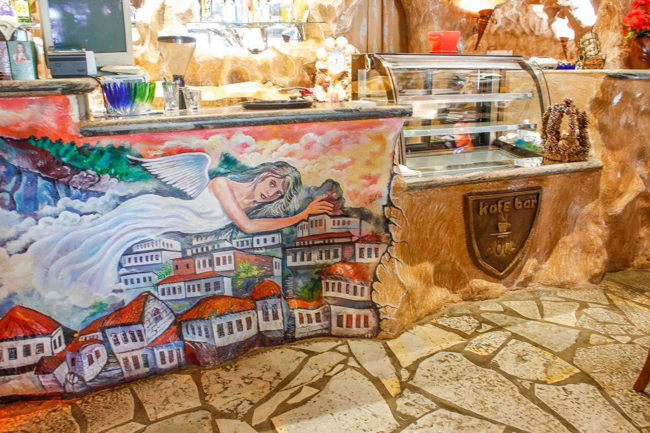 Hotel Shpella Μπεράτ Εξωτερικό φωτογραφία